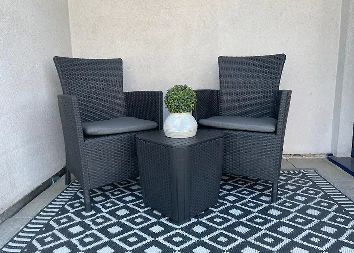 Luxury Penthouse With 3 Balconies -2 Bedrooms -petrus View Appartamento