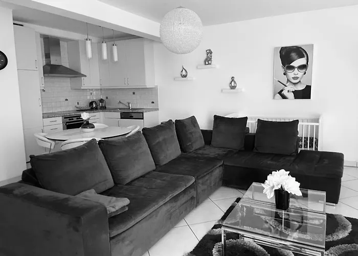 Luxury Penthouse With 3 Balconies -2 Bedrooms -petrus View * Lussemburgo