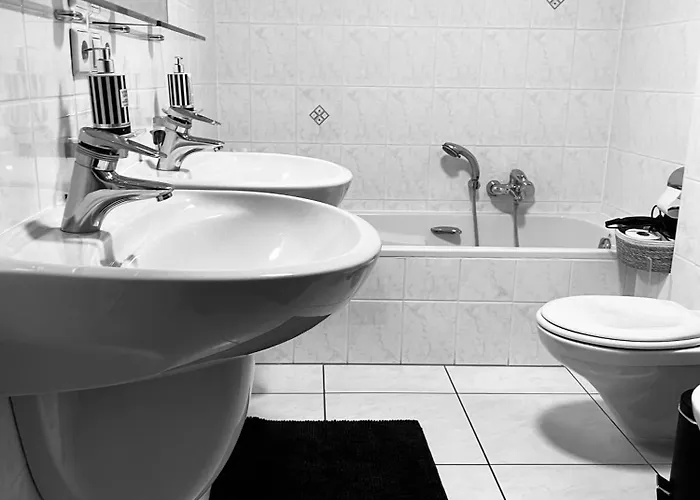 Luxury Penthouse With 3 Balconies -2 Bedrooms -petrus View *