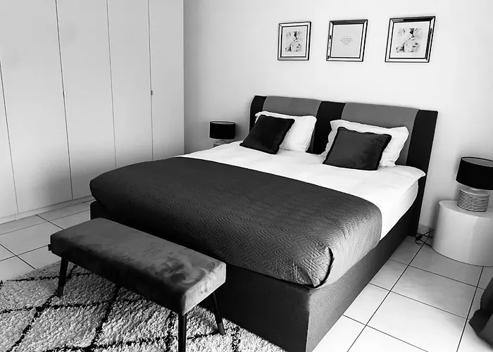 Luxury Penthouse With 3 Balconies -2 Bedrooms -petrus View