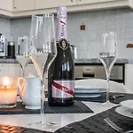 Luxury Penthouse With 3 Balconies -2 Bedrooms -petrus View Luksemburg