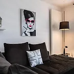 Luxury Penthouse With 3 Balconies -2 Bedrooms -petrus View *