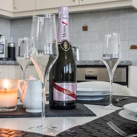 Luxury Penthouse With 3 Balconies -2 Bedrooms -petrus View Luxembourg By