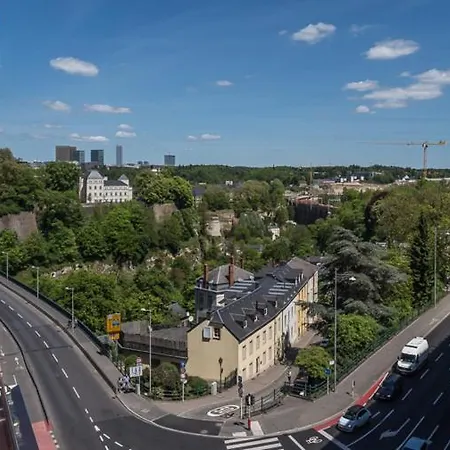 Luxury Penthouse With 3 Balconies -2 Bedrooms -petrus View & Parking *