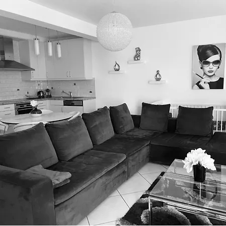 Luxury Penthouse With 3 Balconies -2 Bedrooms -petrus View & Parking * Luxembourg