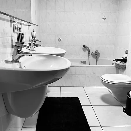 Luxury Penthouse With 3 Balconies -2 Bedrooms -petrus View & Parking *