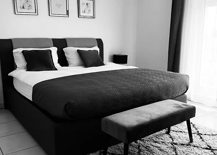 Lejlighed Luxury Penthouse With 3 Balconies -2 Bedrooms -petrus View