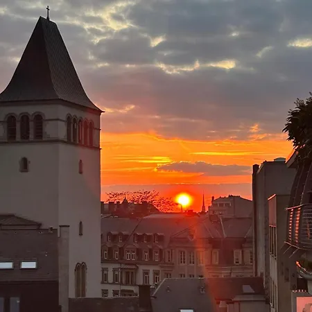 Luxury Penthouse With 3 Balconies -2 Bedrooms -petrus View & Parking 公寓